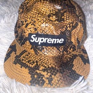 SUPREME Five Panel Hat